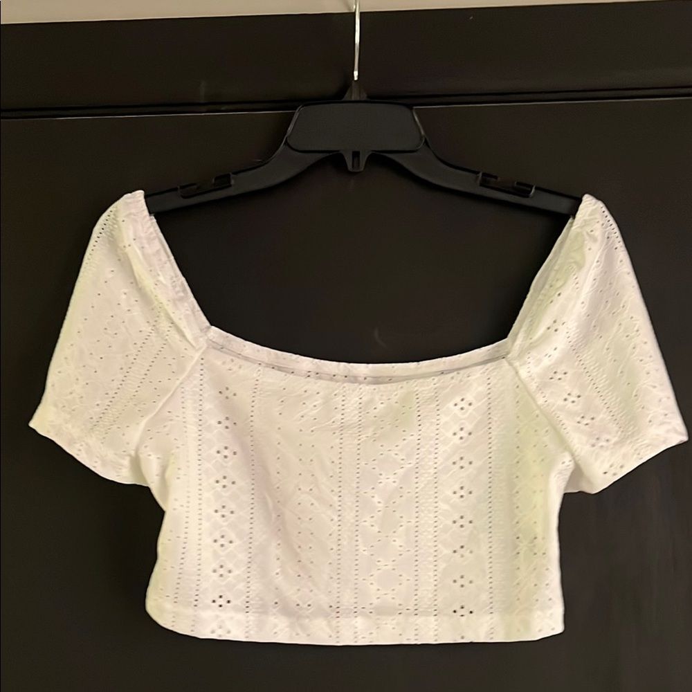 SHEIN White Fitted Crop Blouse Short Sleeve